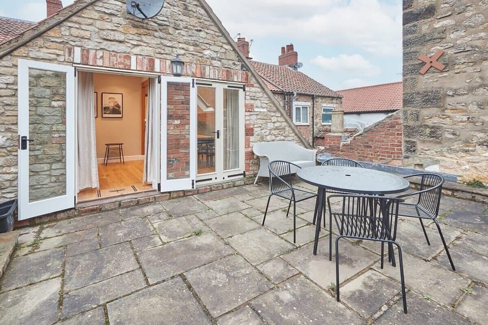 Sleepers @ No.8, Pickering - Host & Stay