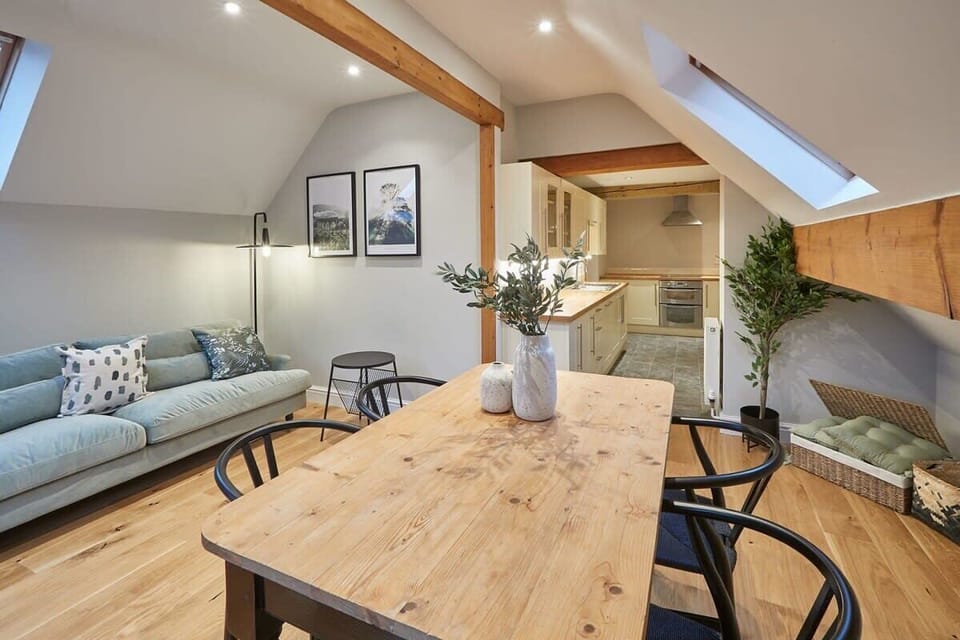 Sleepers @ No.8, Pickering - Host & Stay