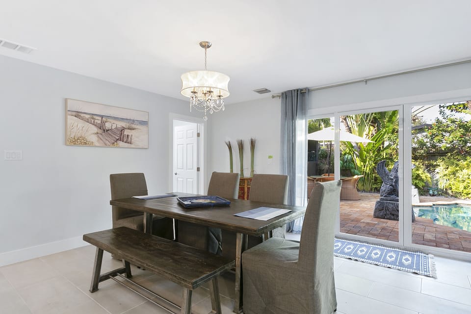 Dining table with seating for 6. 