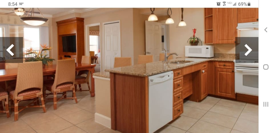 Kitchen and Dining area for 8