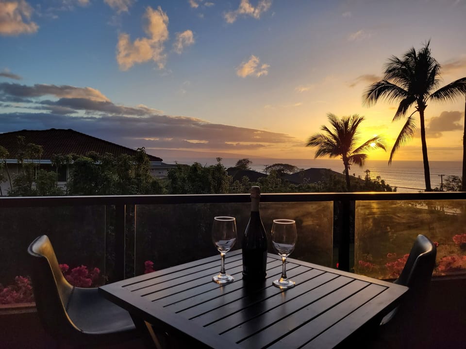 Toast to your Maui vacation!