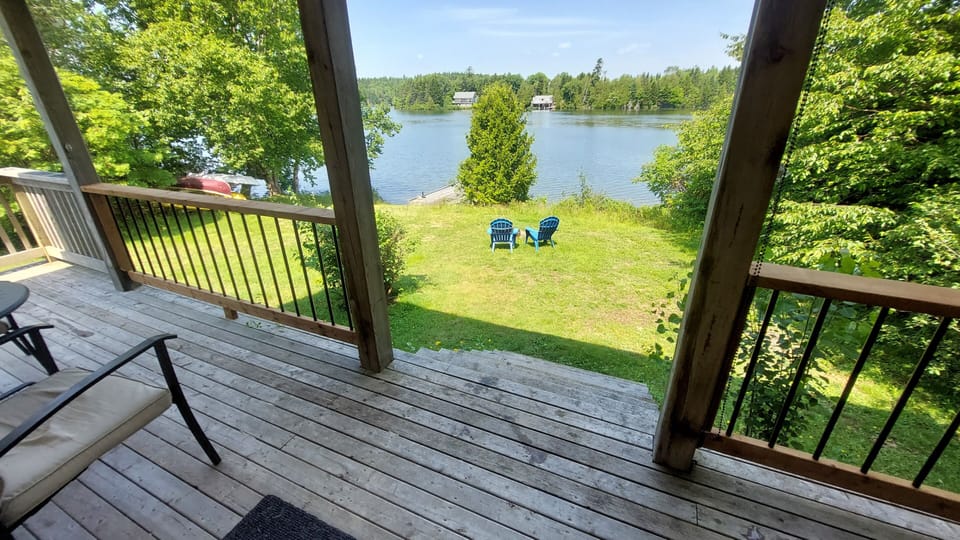 deck facing the lake. 
