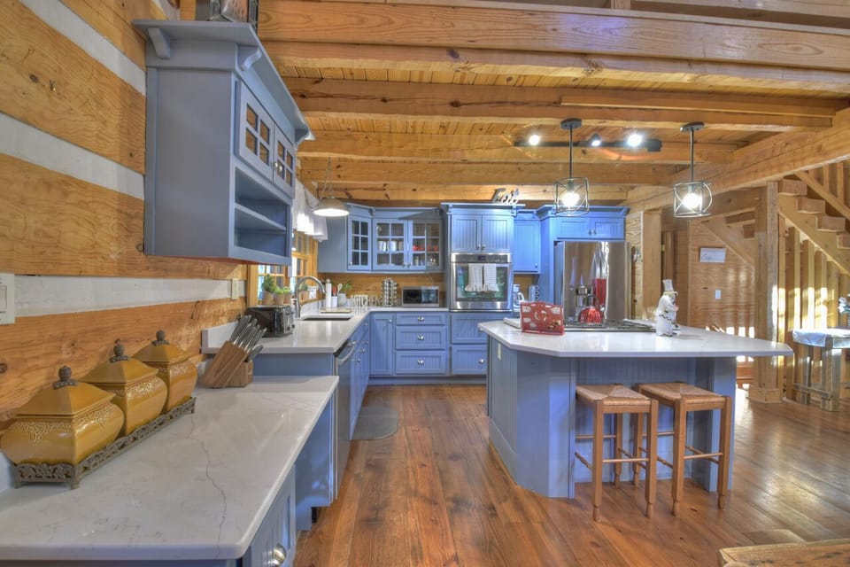 Enjoy meals together. Countertop seats four and kitchen table seats six.