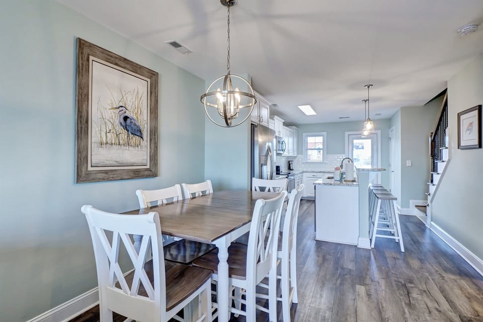 Dining table seats 6