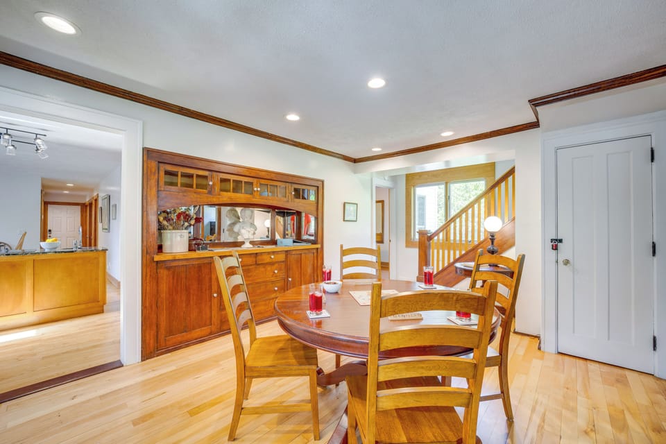 Living Room | Dining Area