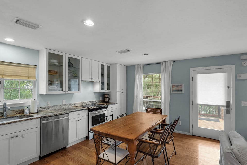 30A Blue Lake Cottage - 2nd Floor Dining and Kitchen Areas