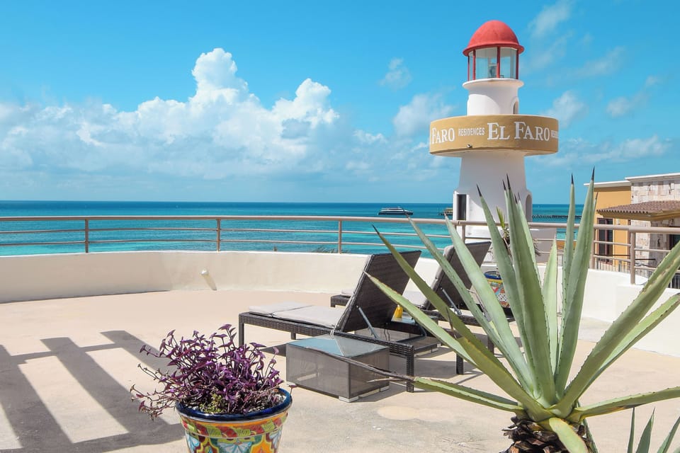 Sunbathe and sip cocktails at any time of day to relax under the sun.