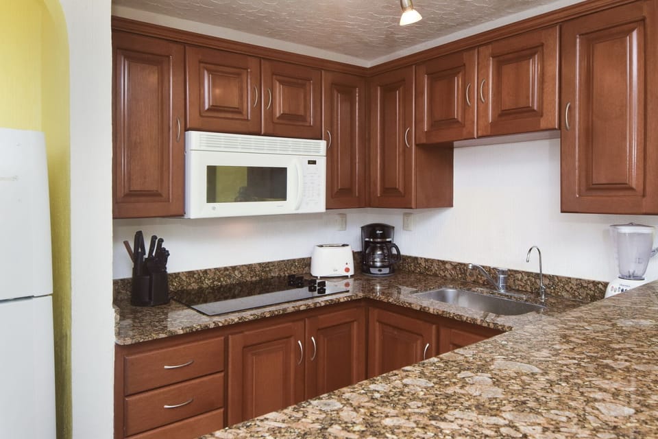 Fully-equipped kitchen