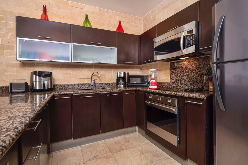 Fully equipped kitchen