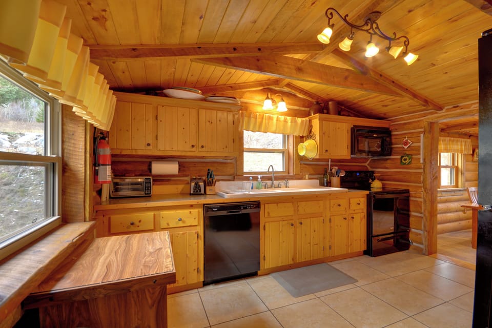 Kitchen | Drip & Keurig Coffee Makers (K-Cups Provided) | 1st Floor