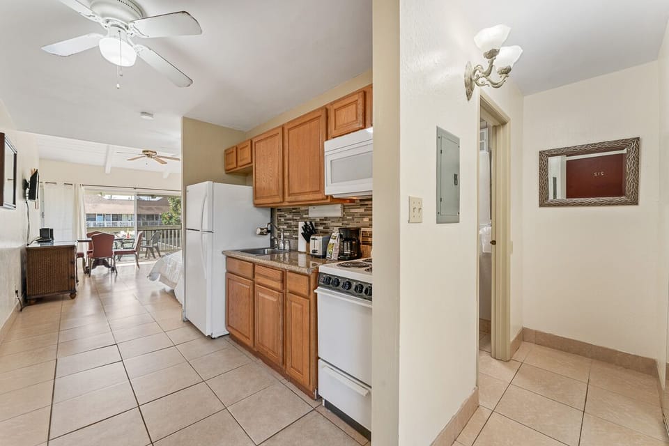 Full Kitchen