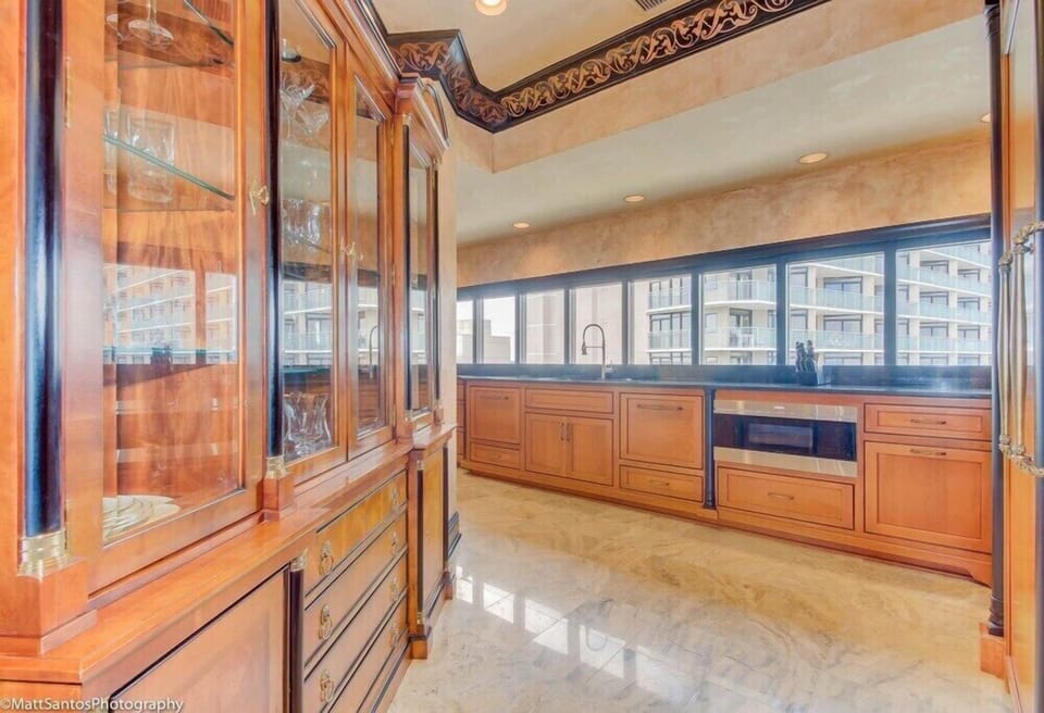 Luxurious Oceanfront 3 Bedroom 3 1/2 Bathroom Penthouse House in Myrtle Beach