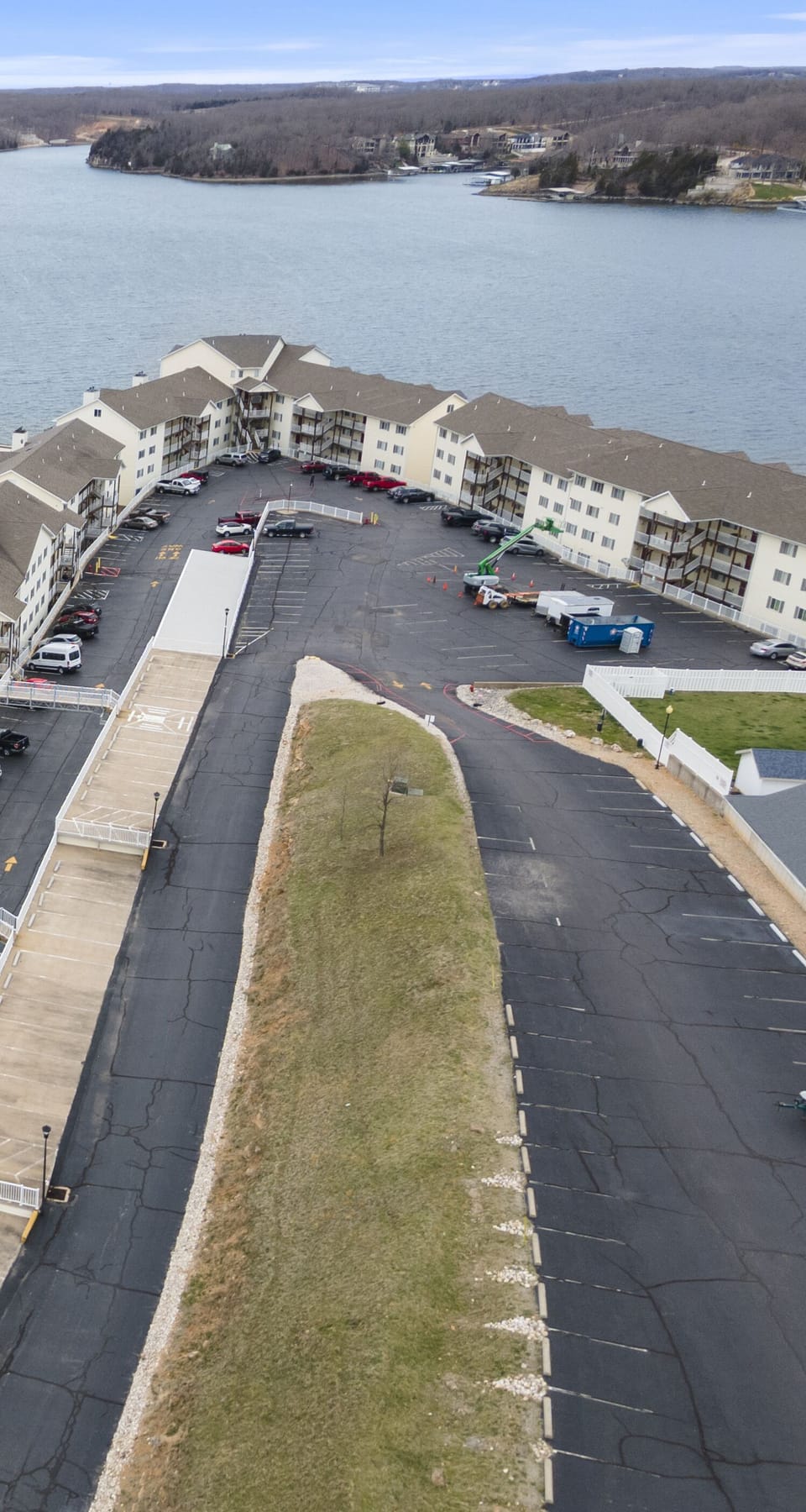 #522 is a walk-in unit located in building 5.  