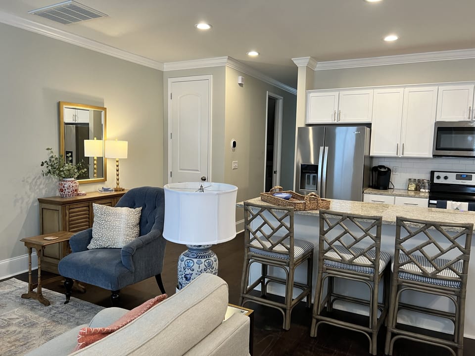 1st level kitchen & bar/island