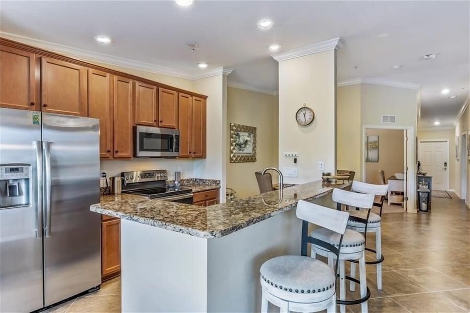 Seating for 3 at the Breakfast Bar