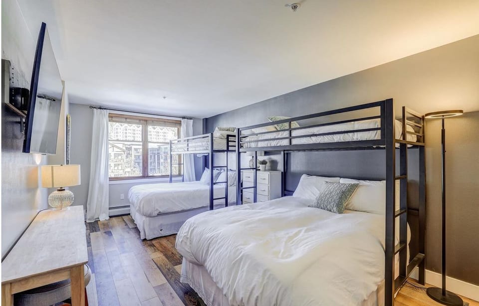 Large 2nd Bedroom with 2 queens and bunks