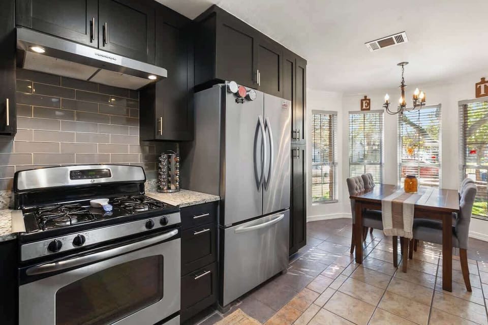 Kitchen & Dining Room