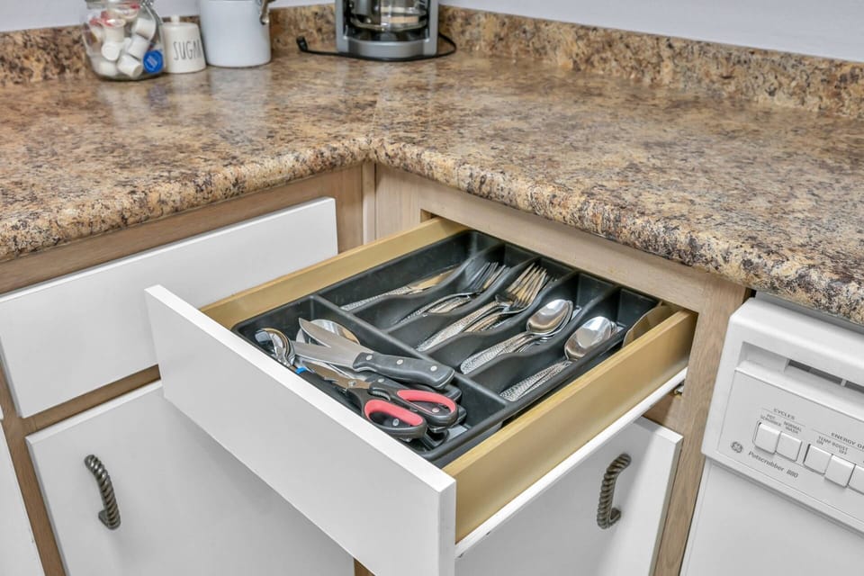 Flatware provided