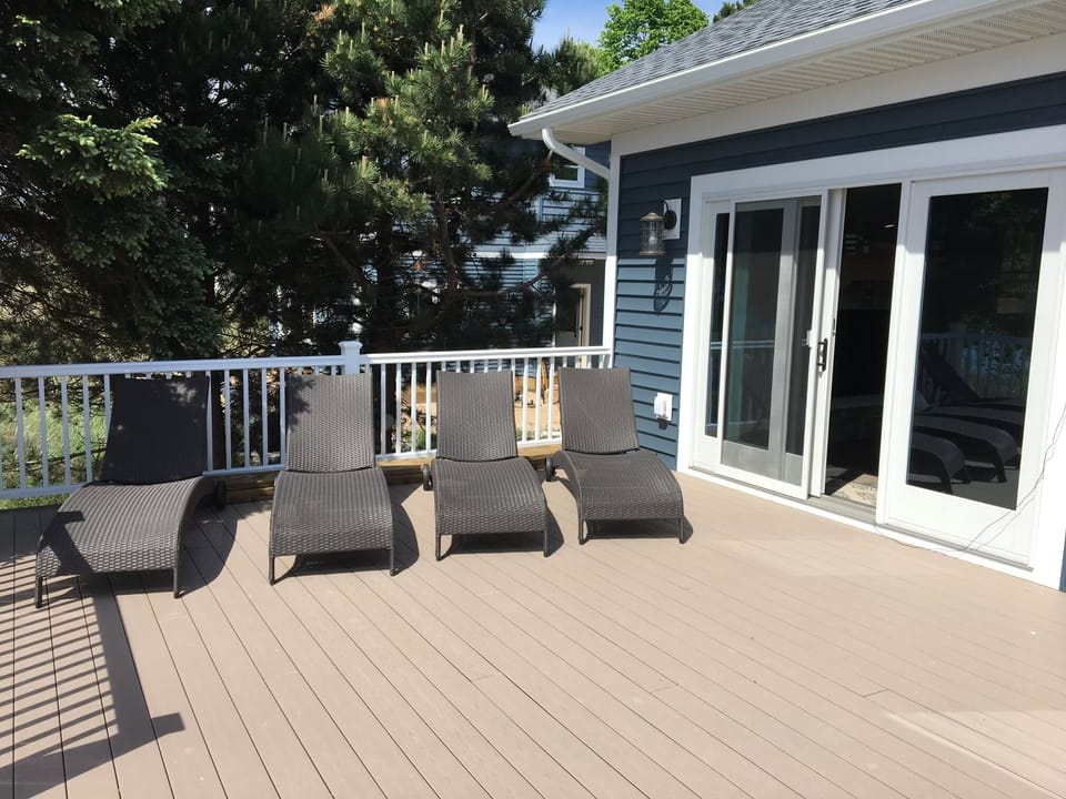 Deck to enjoy the views and sun!