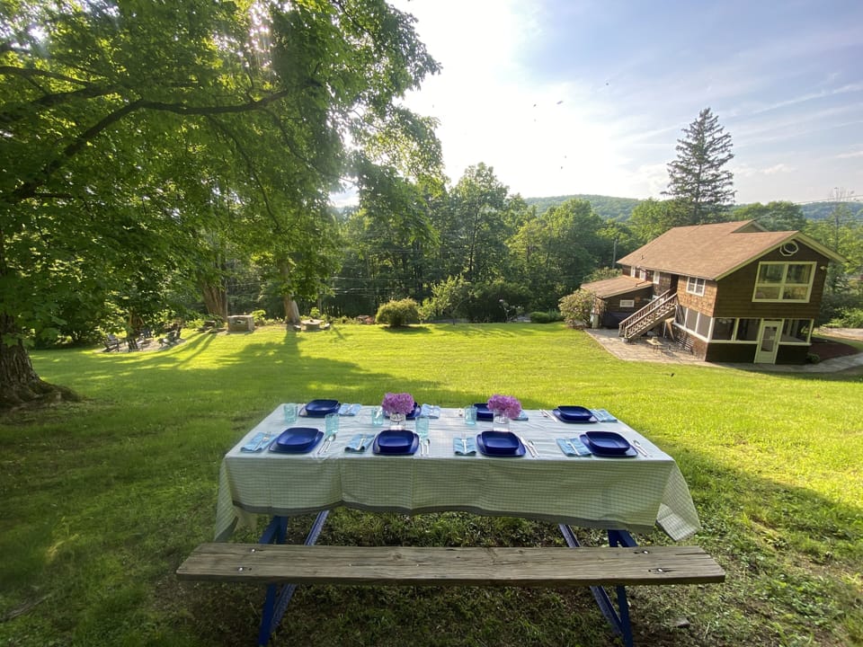 Picnic table 