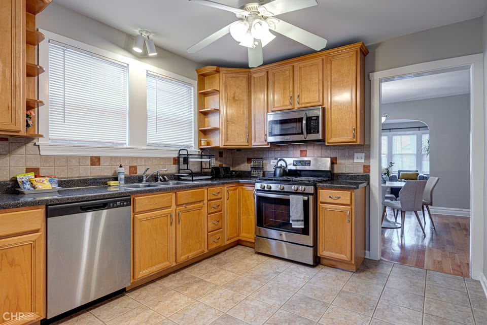 Fully equipped kitchen for easy family meals.