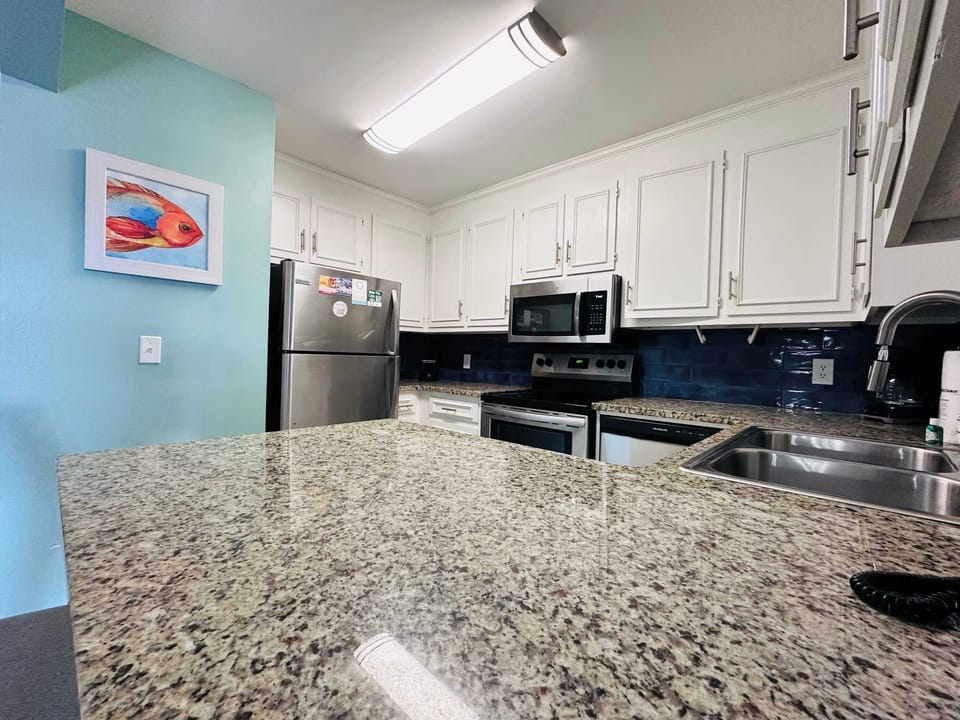 Granite counters and high end finishes