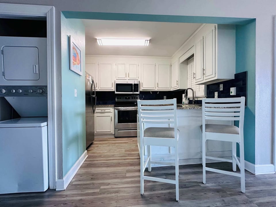 The fully equipped kitchen is perfect for family dinner