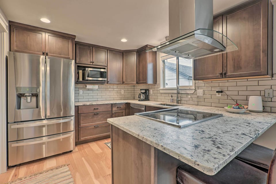 Kitchen | Fully Equipped w/ Cooking Basics | Dishwasher Detergent Provided