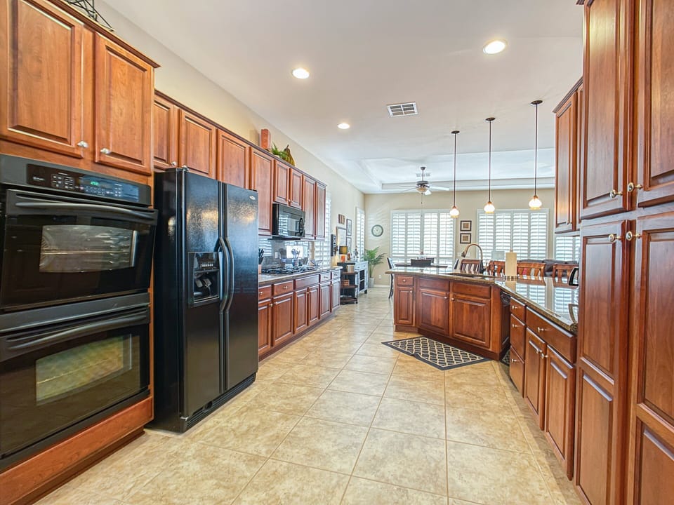 Large, open ( and well appointed) kitchen!