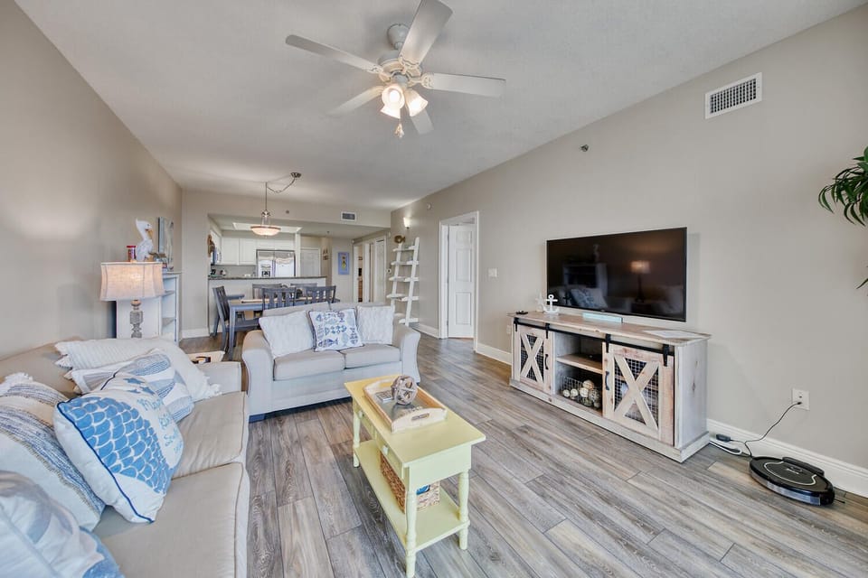 Open Concept Living, Dining, and Kitchen