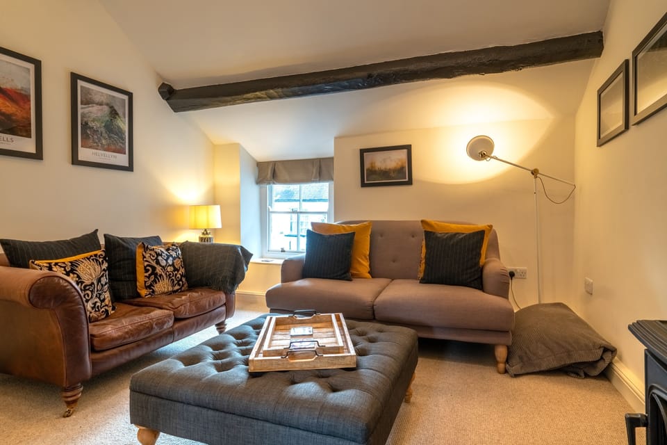 Low Nook Cottage - Broughton-In-Furness - Living Room