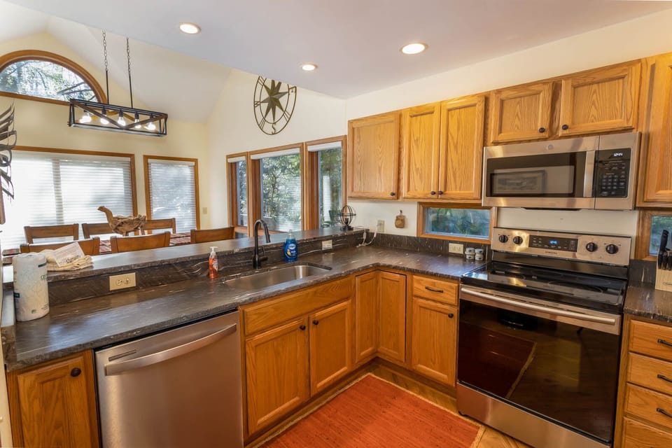 Kitchen at Creekside at Yonahlossee