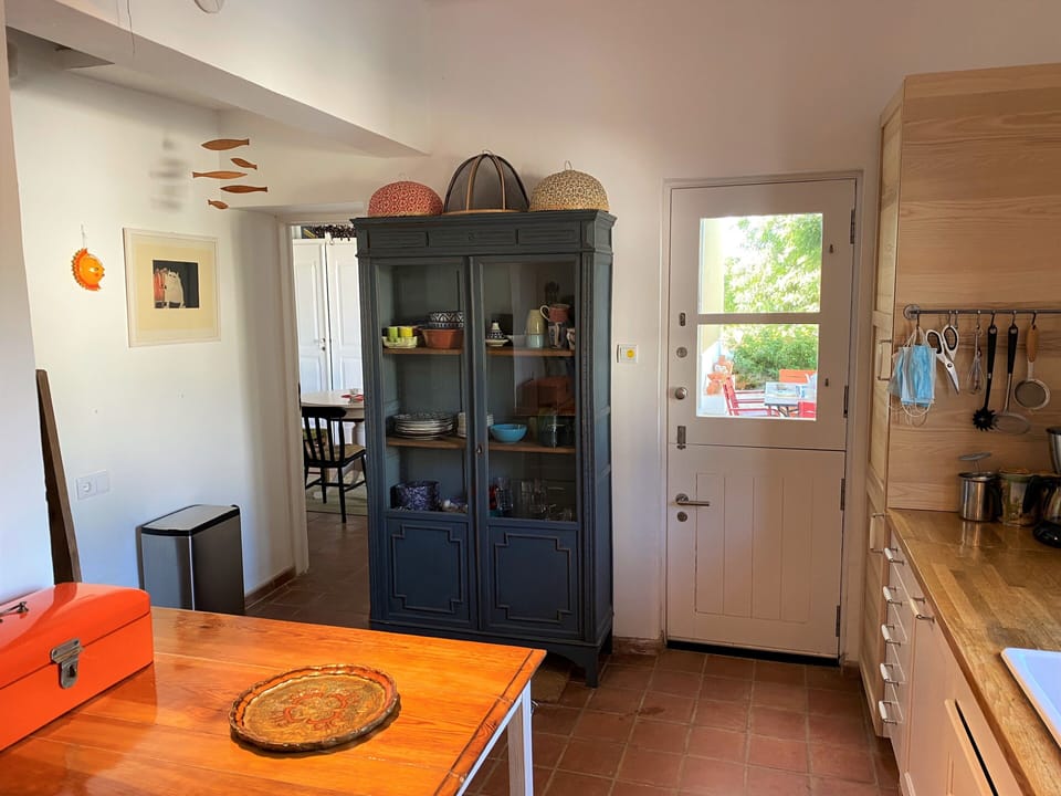 Fully fitted kitchen with direct access to the Main Terrace and the Small Diner.