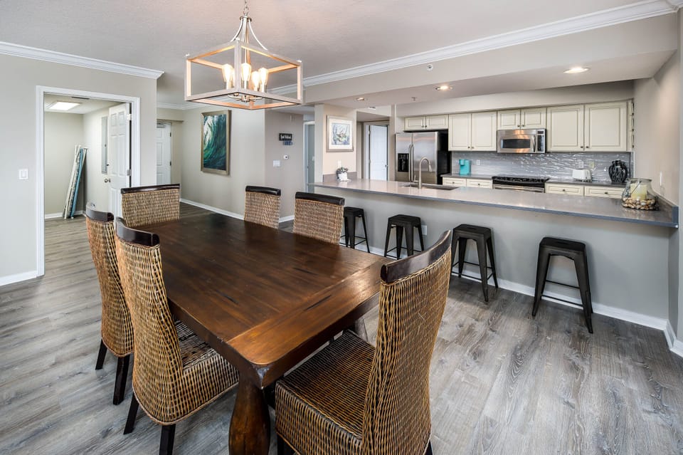 NEW DIGNING ROOM LIGHTING, BAR STOOLS, & KITCHEN COUNTERS!