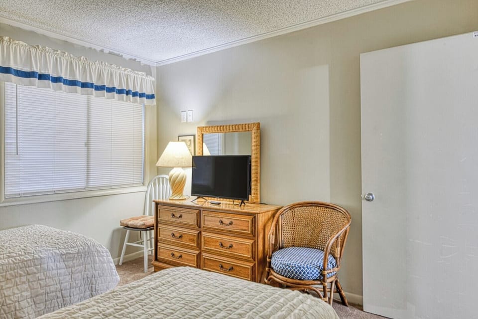 Ocean Cove 306