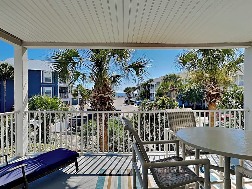 Welcome to Pavilion Palms #105B