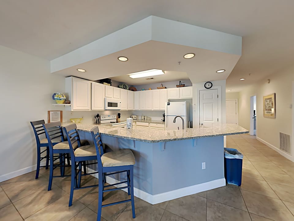 Breakfast Bar - Seating for Four