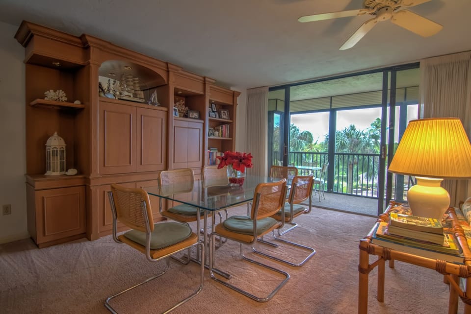 The 6 Top Dining Set