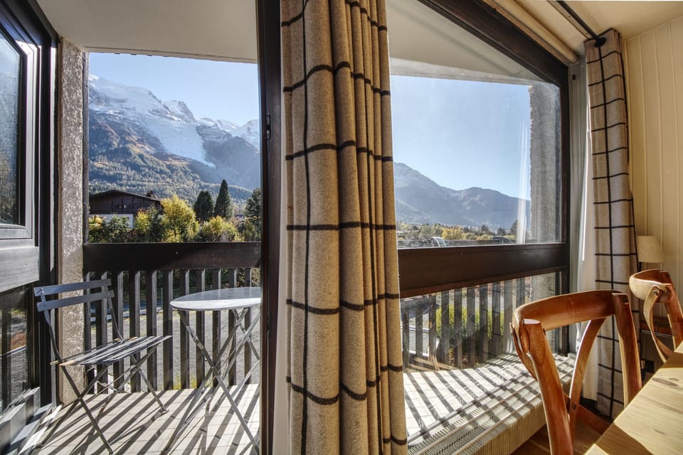 Living space in Apt Scott Chamonix Homes ski holiday apartment for 8 people with garage and view of Mont Blanc