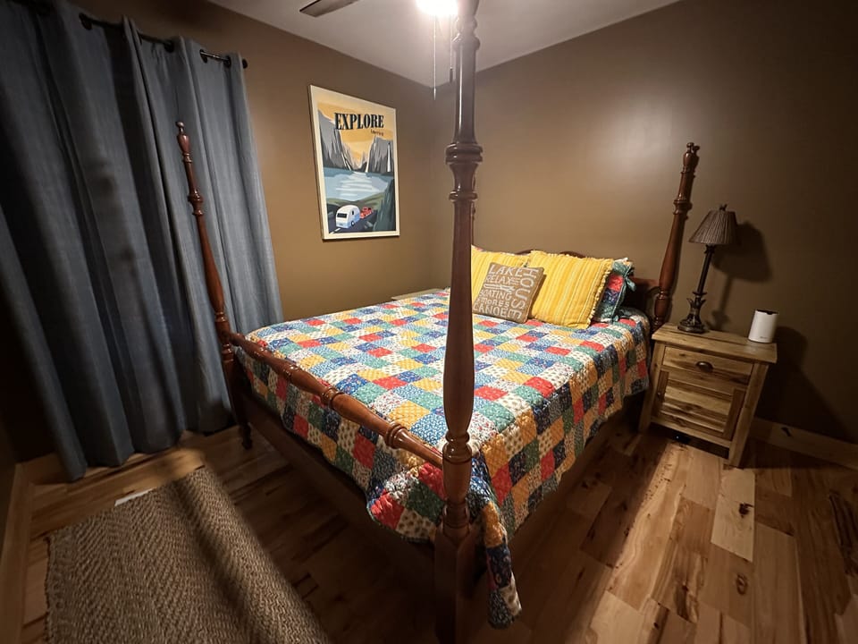 Main Floor Queen Bedroom