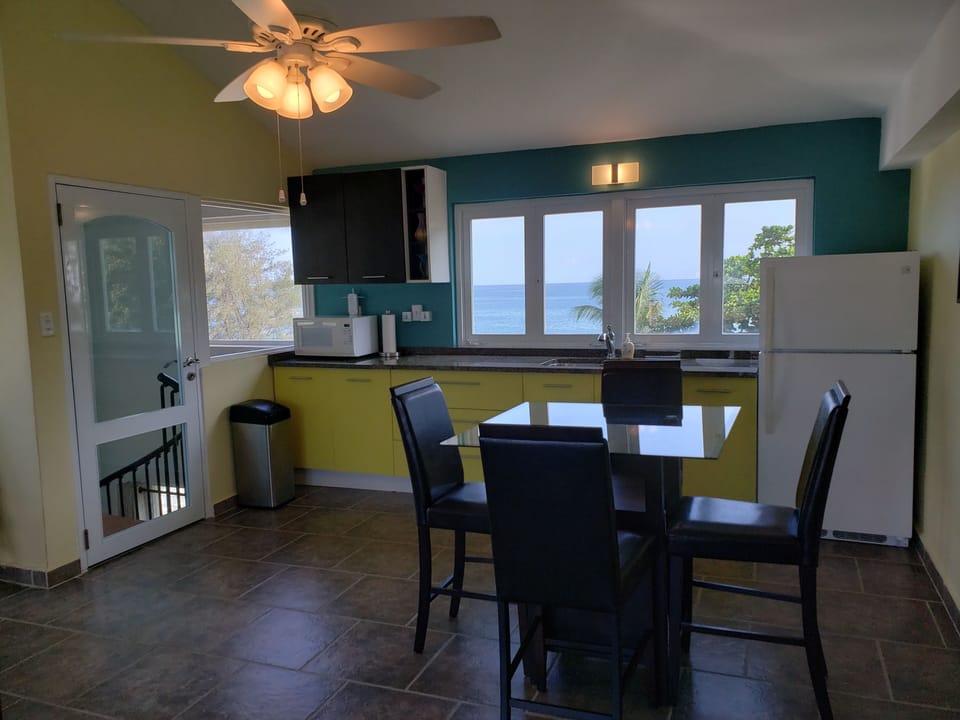 Penthouse dining and kitchen