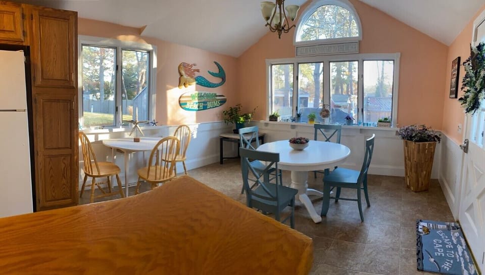 Dining area with seating for 8.