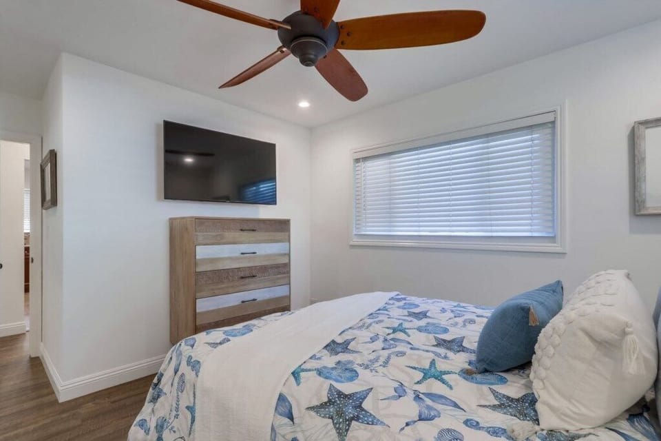 Queen Bedroom 2 view 3