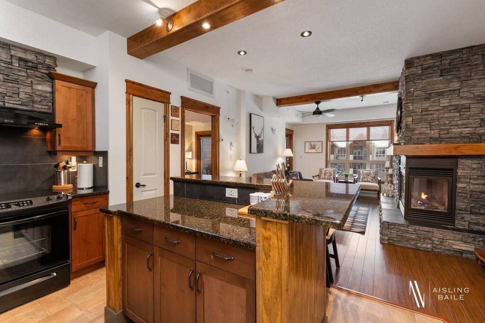 Full kitchen