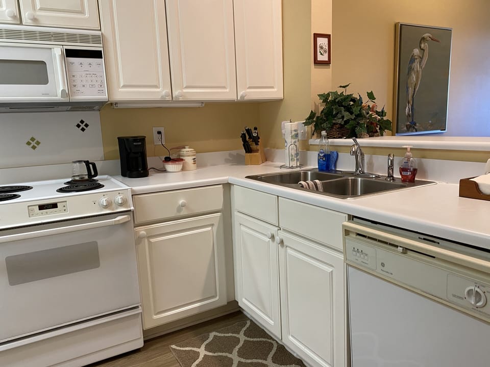 Kitchen is open to dining room and living room. 