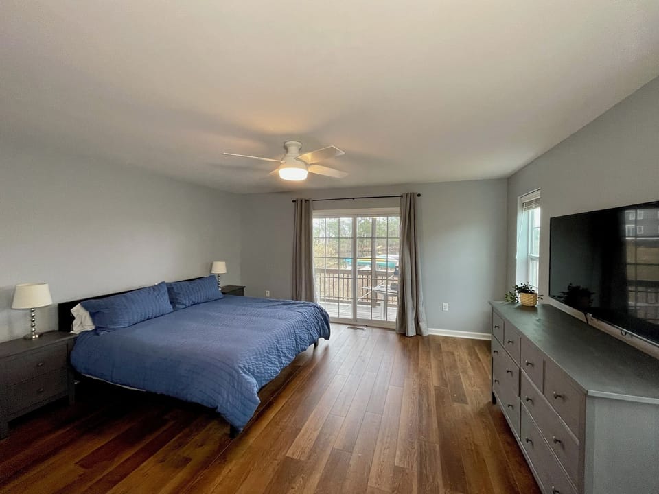 Master #1 - en-suite with private deck