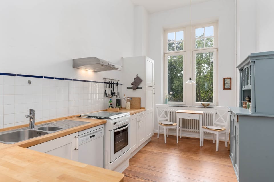 Fully equipped kitchen with gas stove