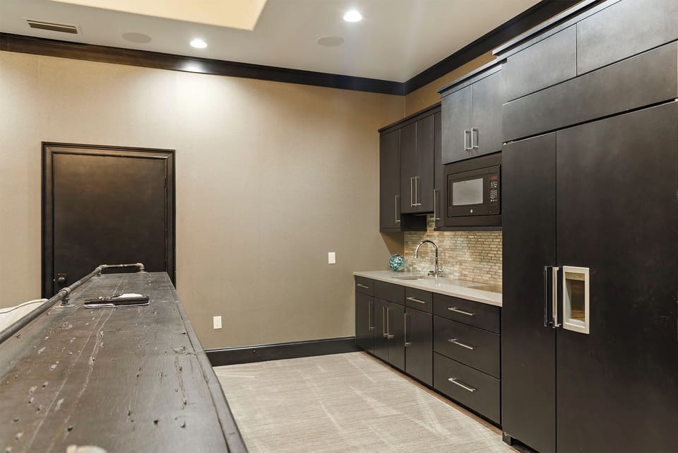 22-Fairway-To-Heaven-Theater-Wet-Bar