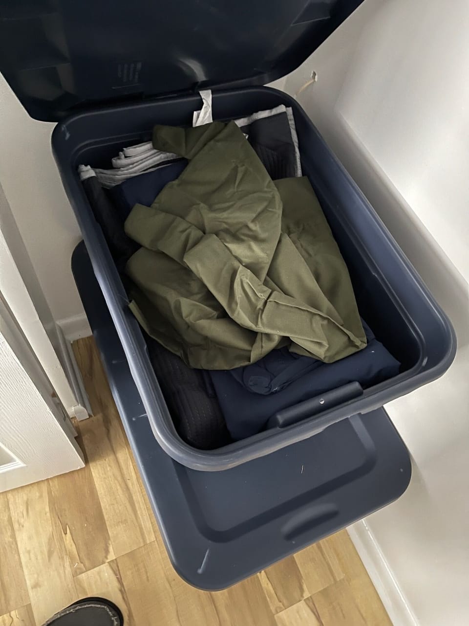 Customer use sheets in tubs in master bedroom. 