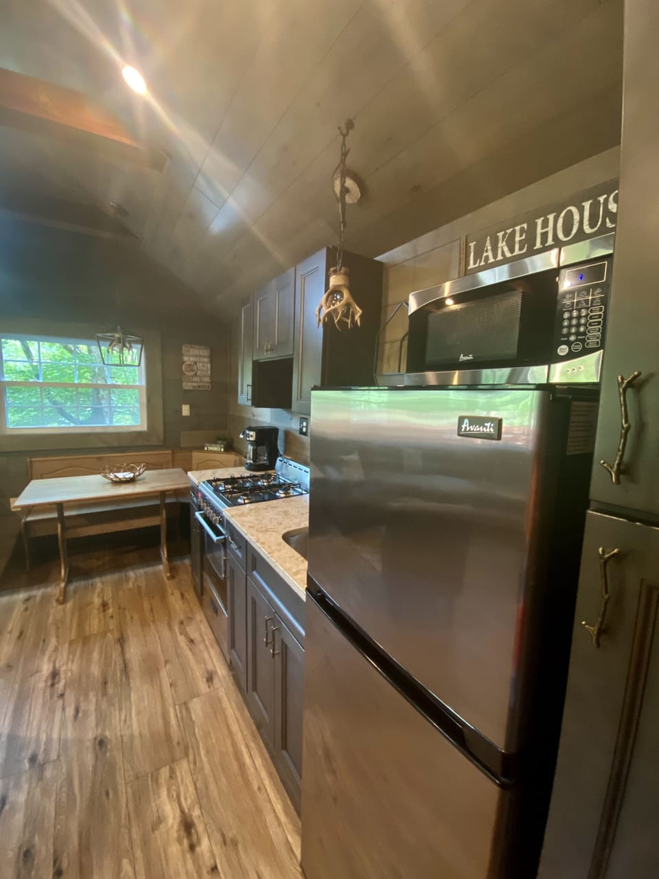 Fully equipped, modern kitchen. 